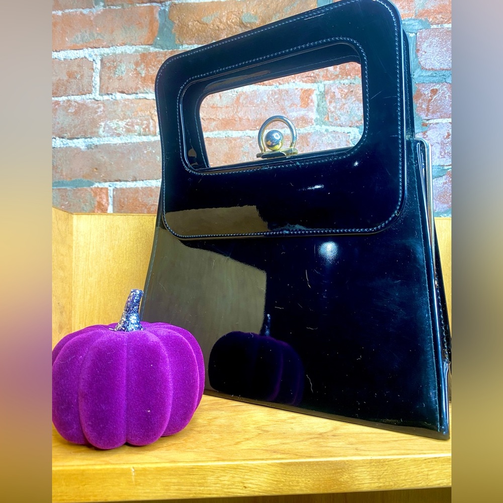 Witchy 1960’s purse. Good condition